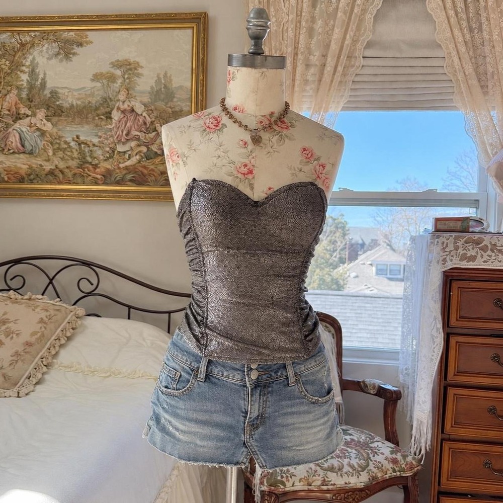 Y2K corset top  Silver lace set back sweetheart neckline